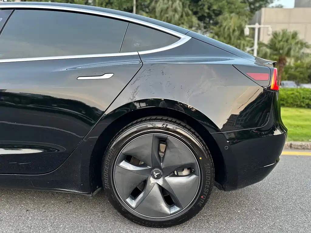 Tesla Model 3 — миниатюра 28