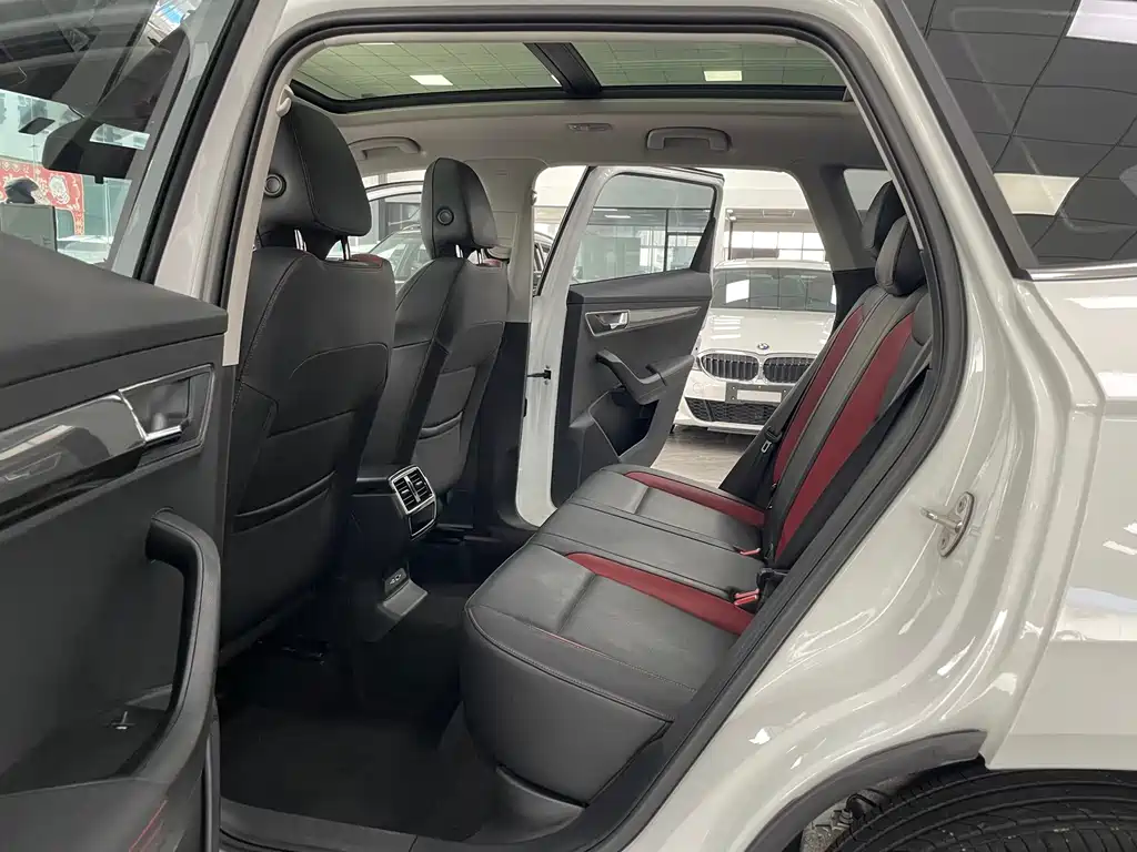 Skoda Karoq 2023 TSI280