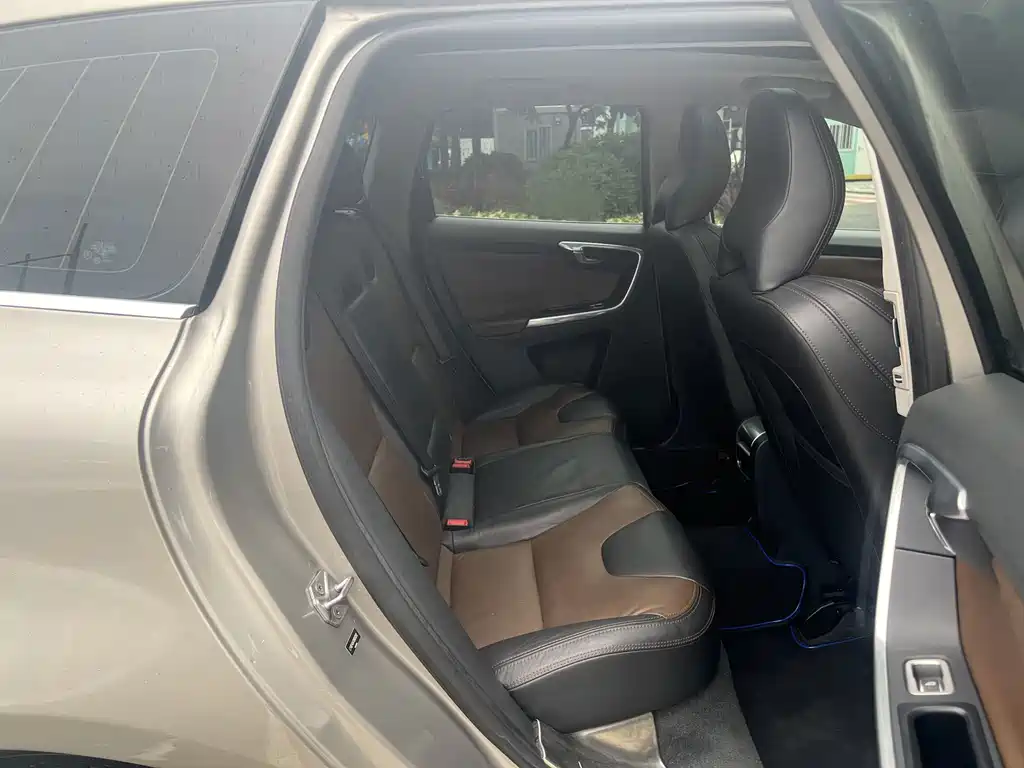 Volvo XC60 — миниатюра 11