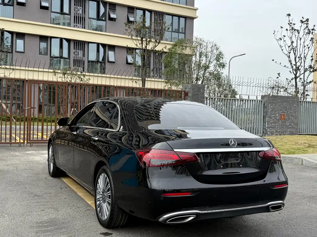 MERCEDES-BENZ E CLASS