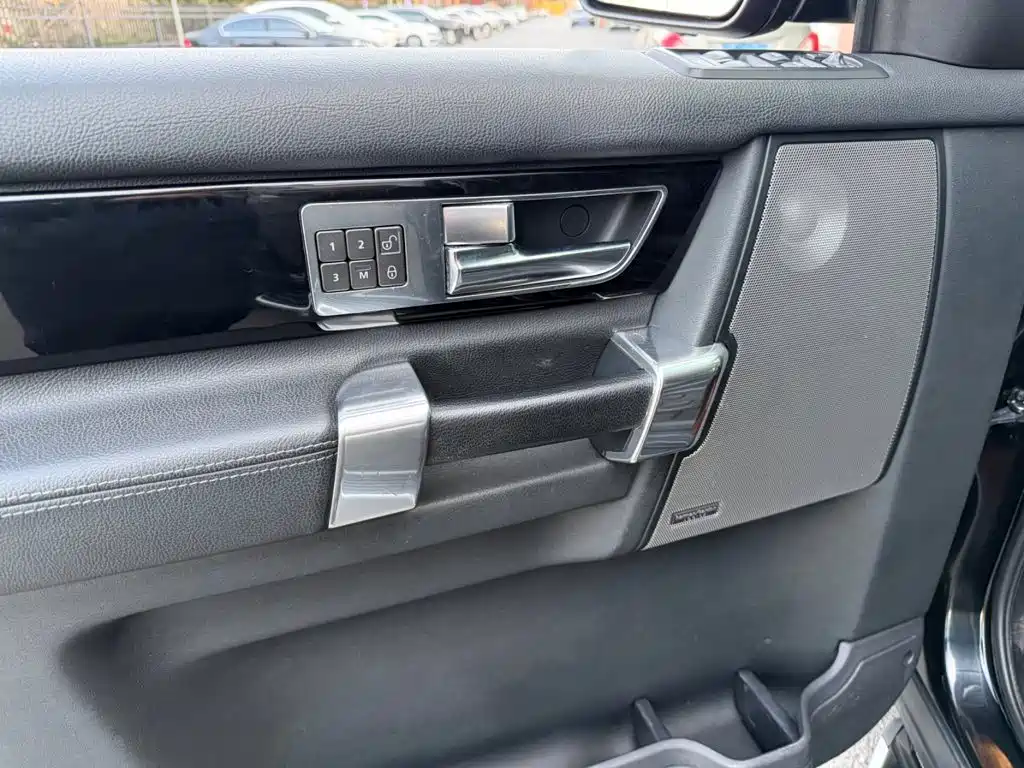 Land Rover Discovery — миниатюра 9