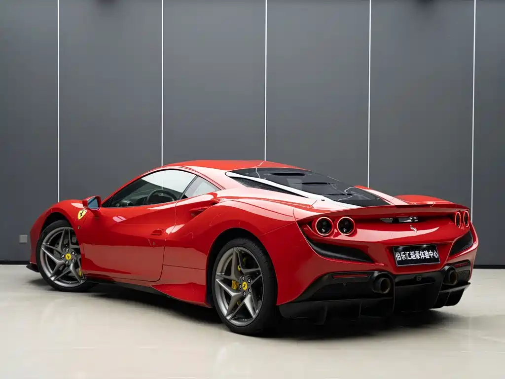 Ferrari F8 — миниатюра 6