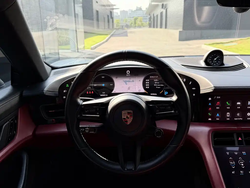 Porsche Taycan — миниатюра 9