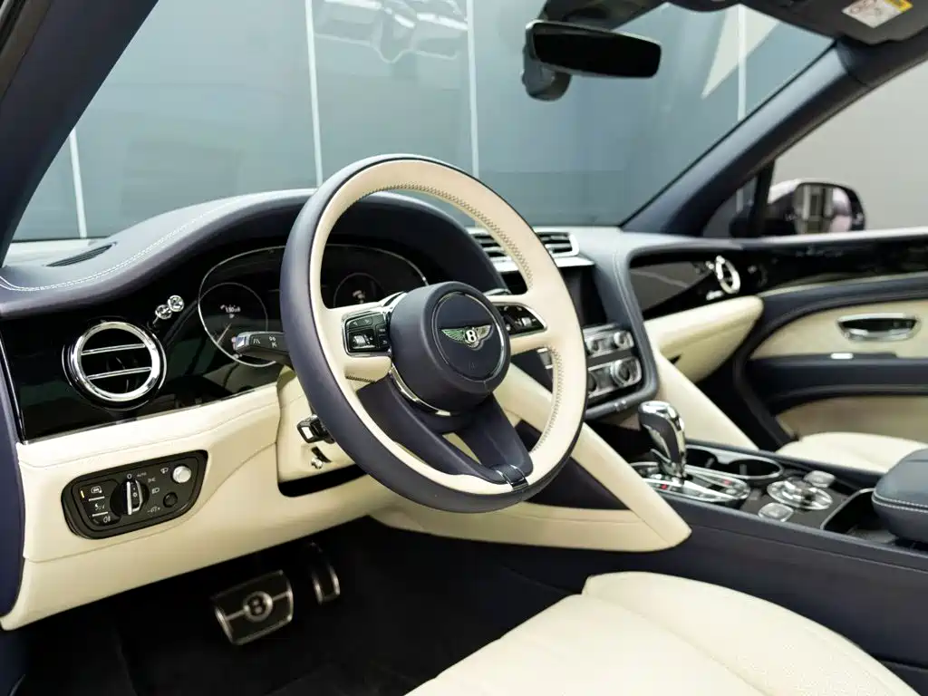 Bentley Bentayga — миниатюра 9