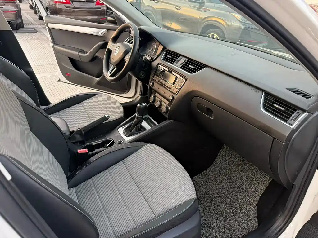 Skoda Octavia — миниатюра 5