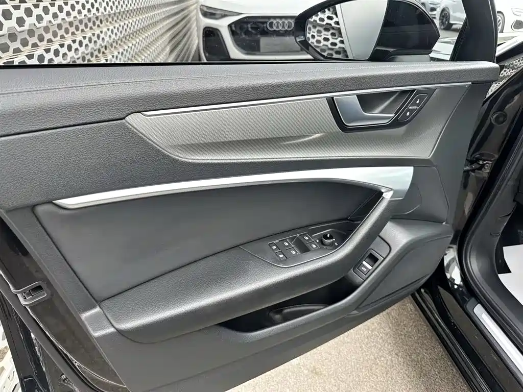 Audi A6L — миниатюра 10