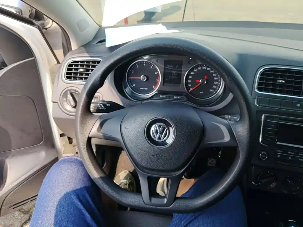 Volkswagen Polo — миниатюра 11
