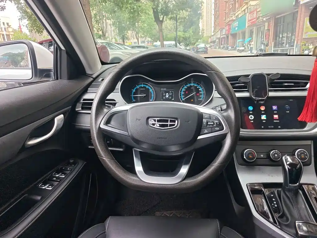 Geely Emgrand — миниатюра 11