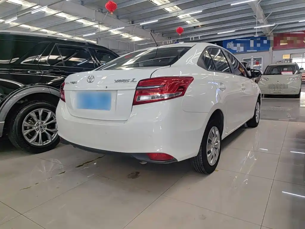 Toyota Yaris L — миниатюра 7