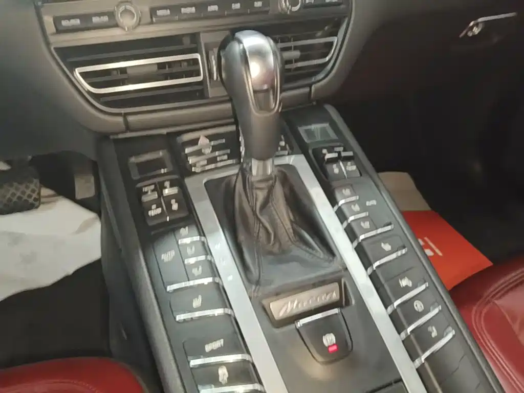 Porsche Macan — миниатюра 14
