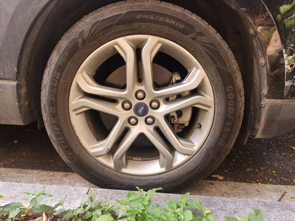 Ford Edge — миниатюра 24