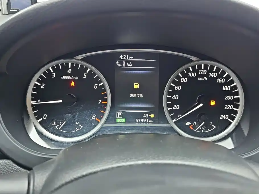 Nissan Tiida — миниатюра 14