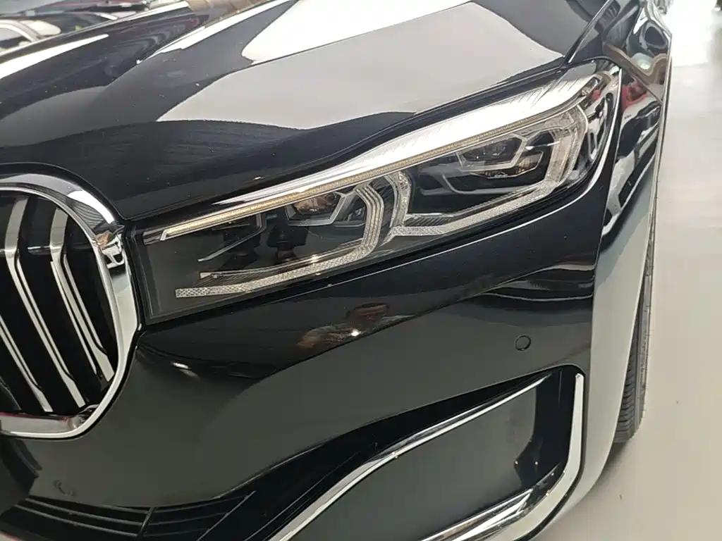 BMW 7 Series — миниатюра 24