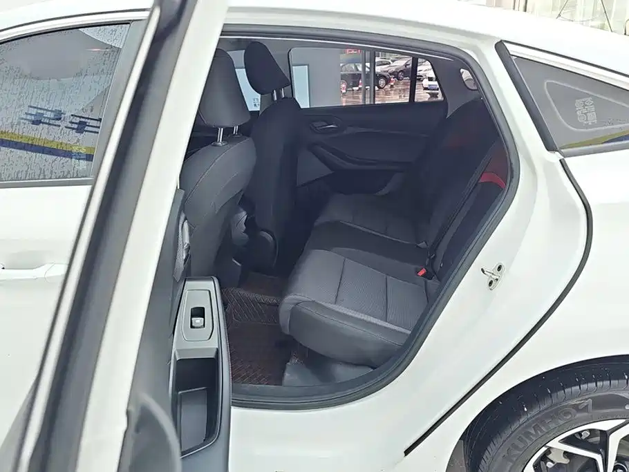 MG MG5 — миниатюра 11