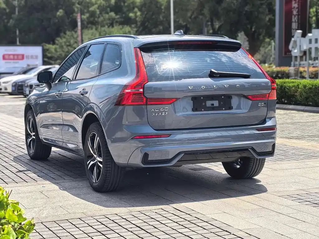 Volvo XC60 2022 B5 Sport