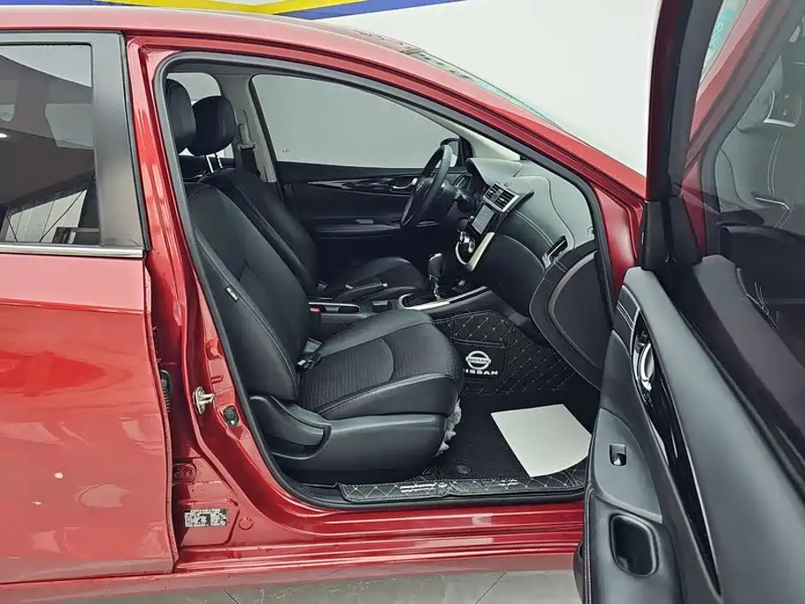 Nissan Tiida — миниатюра 8