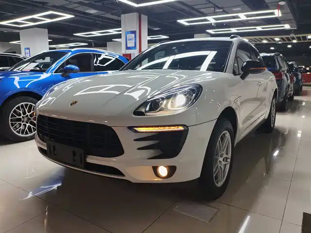 PORSCHE MACAN 2018