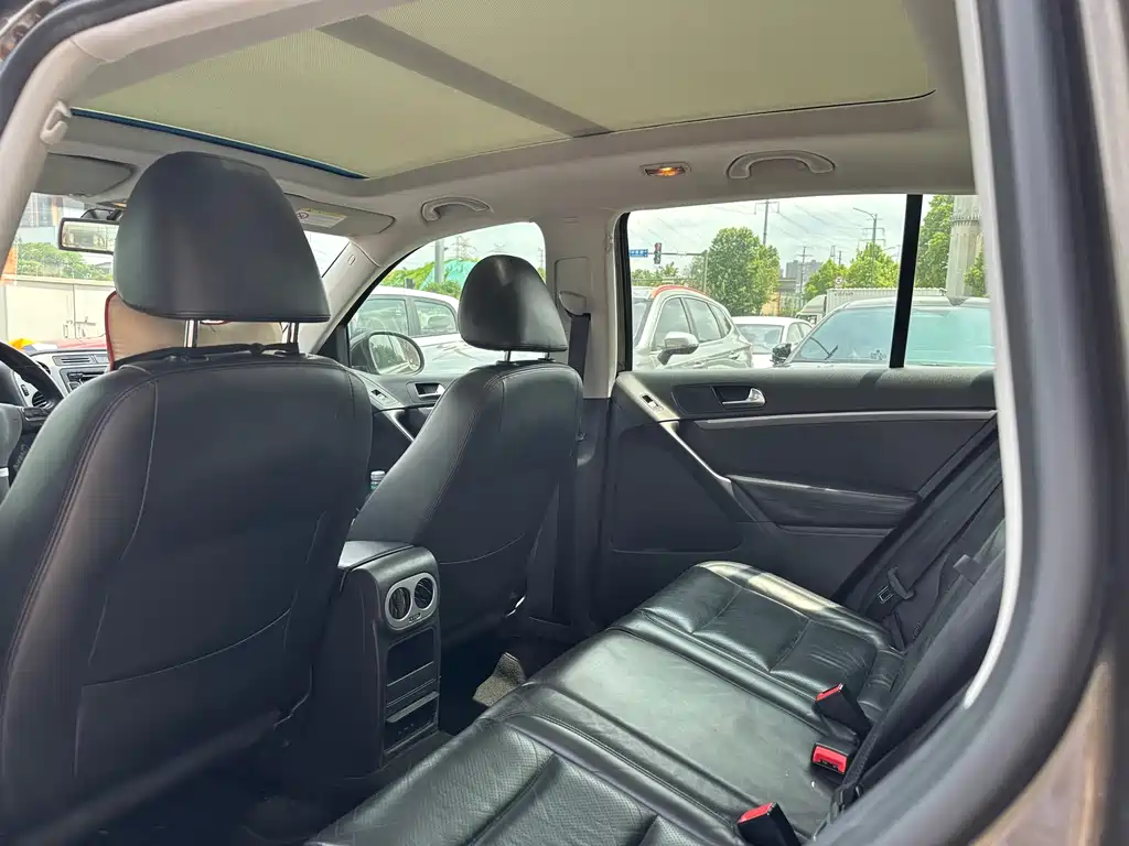 Volkswagen Tiguan 330TSI Auto 4WD Luxury Edition, фото 7