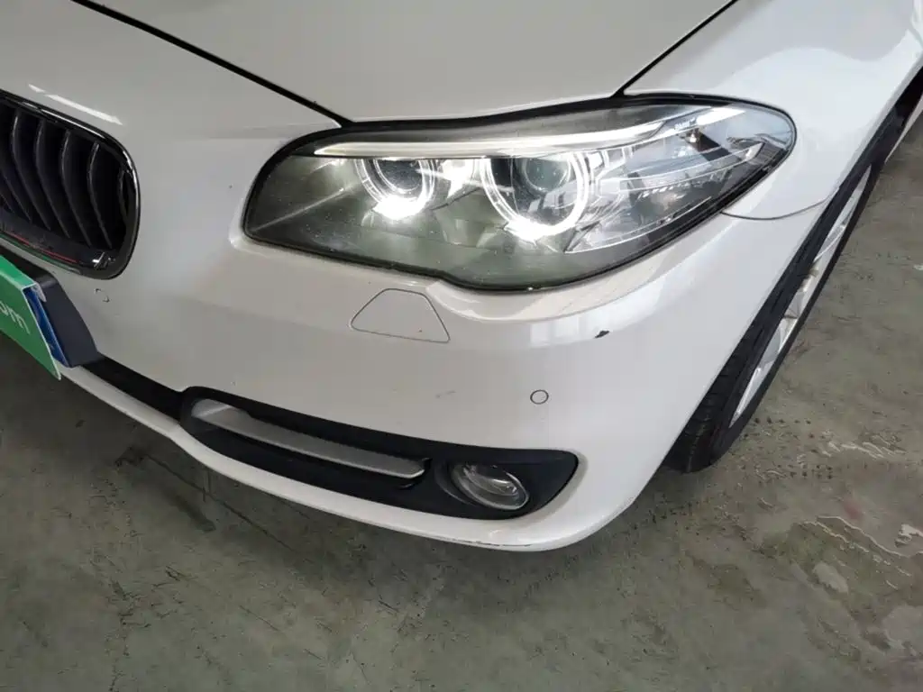 BMW 5 Series — миниатюра 24
