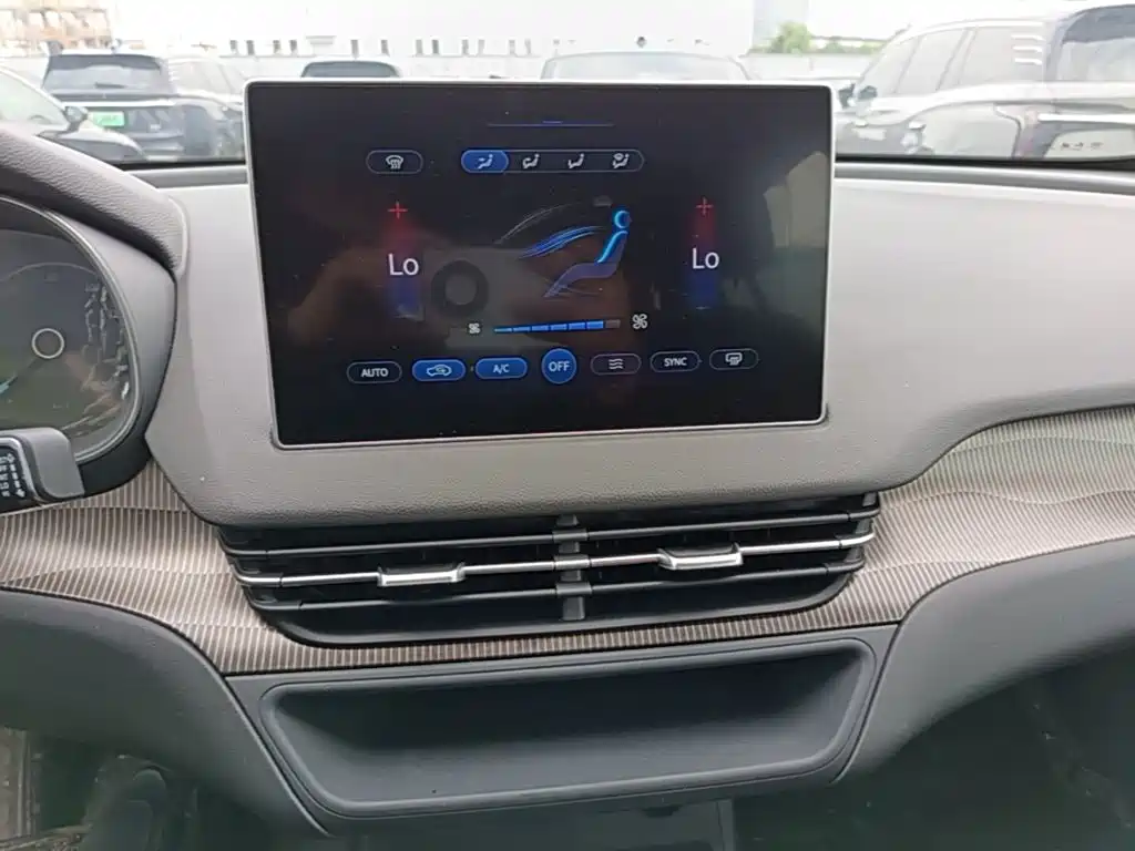 Hongqi Hongqi E-QM5 — миниатюра 18