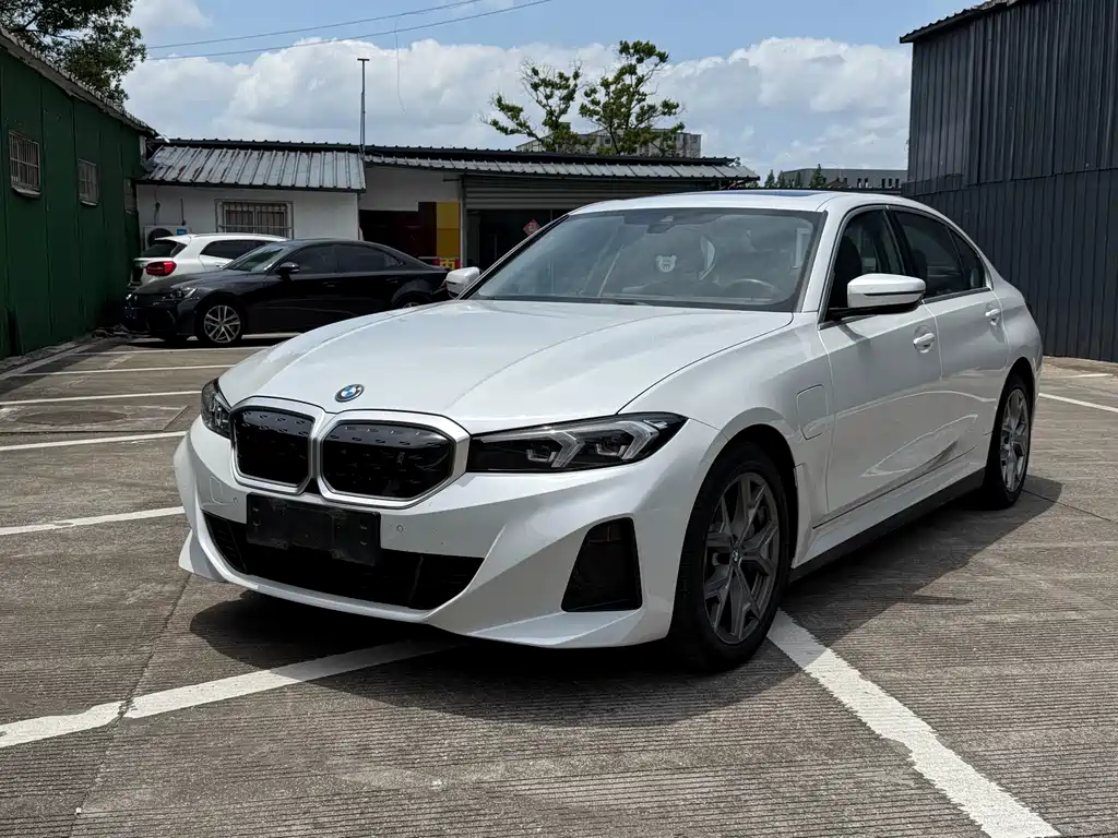 BMW i3 2023