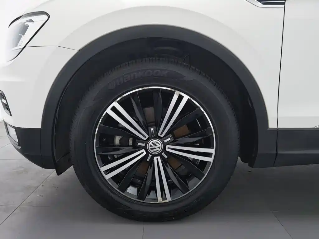 Volkswagen Tiguan L — миниатюра 17