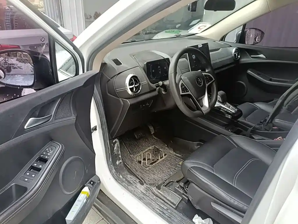 BYD Yuan EV — миниатюра 16