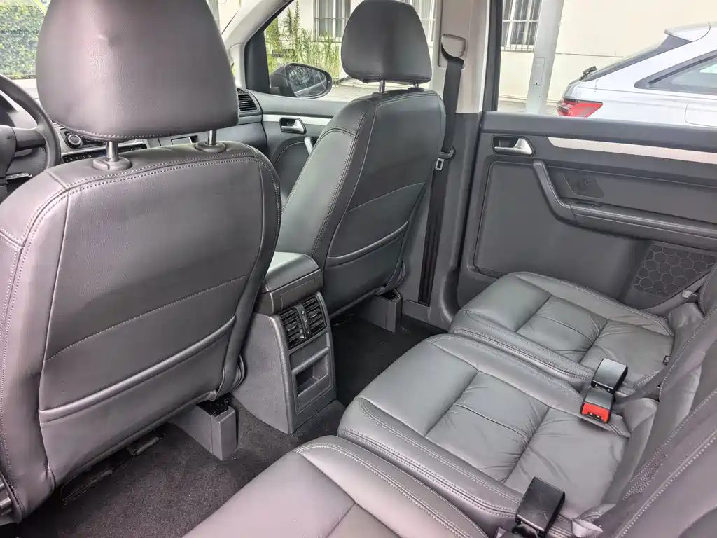 Volkswagen Touran — миниатюра 17