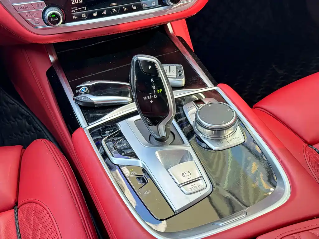 BMW 7 Series — миниатюра 18