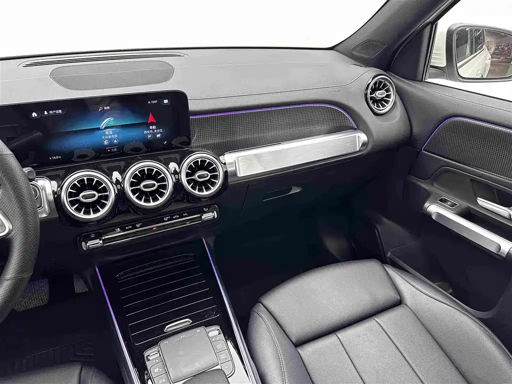 Mercedes-Benz GLB — миниатюра 15