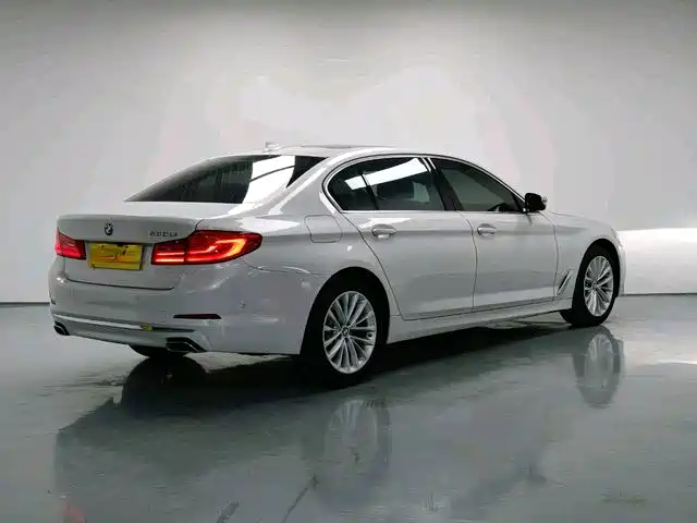 BMW 5 Series — миниатюра 6