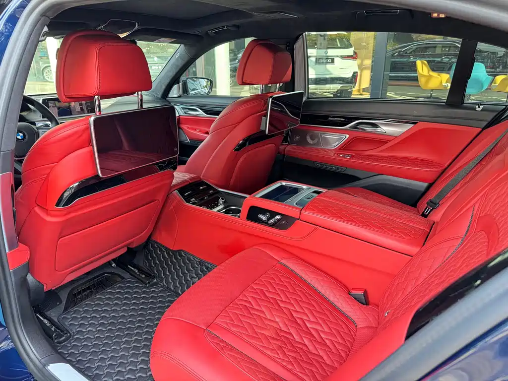 BMW 7 Series — миниатюра 16