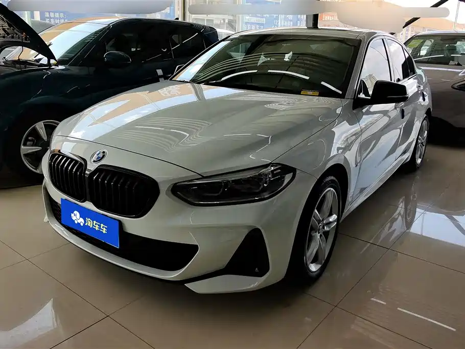 BMW 1 Series 2021