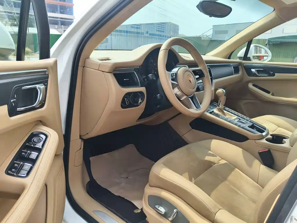 Porsche Macan — миниатюра 8