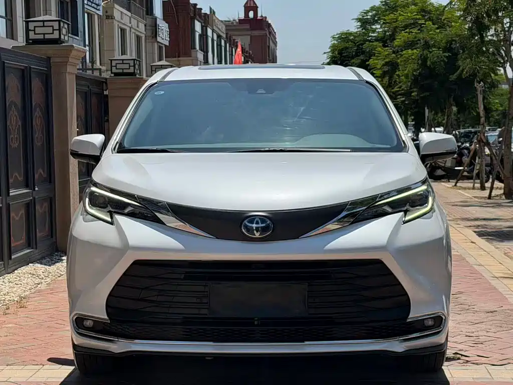 Toyota Sienna 2023 2.5L Comfort