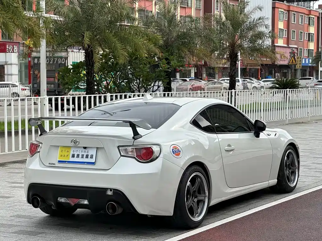 Toyota 86 — миниатюра 4