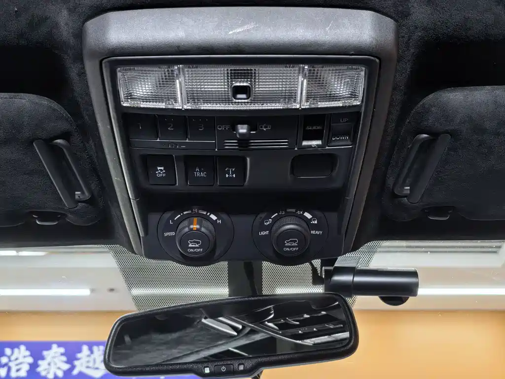 Toyota 4Runner — миниатюра 16