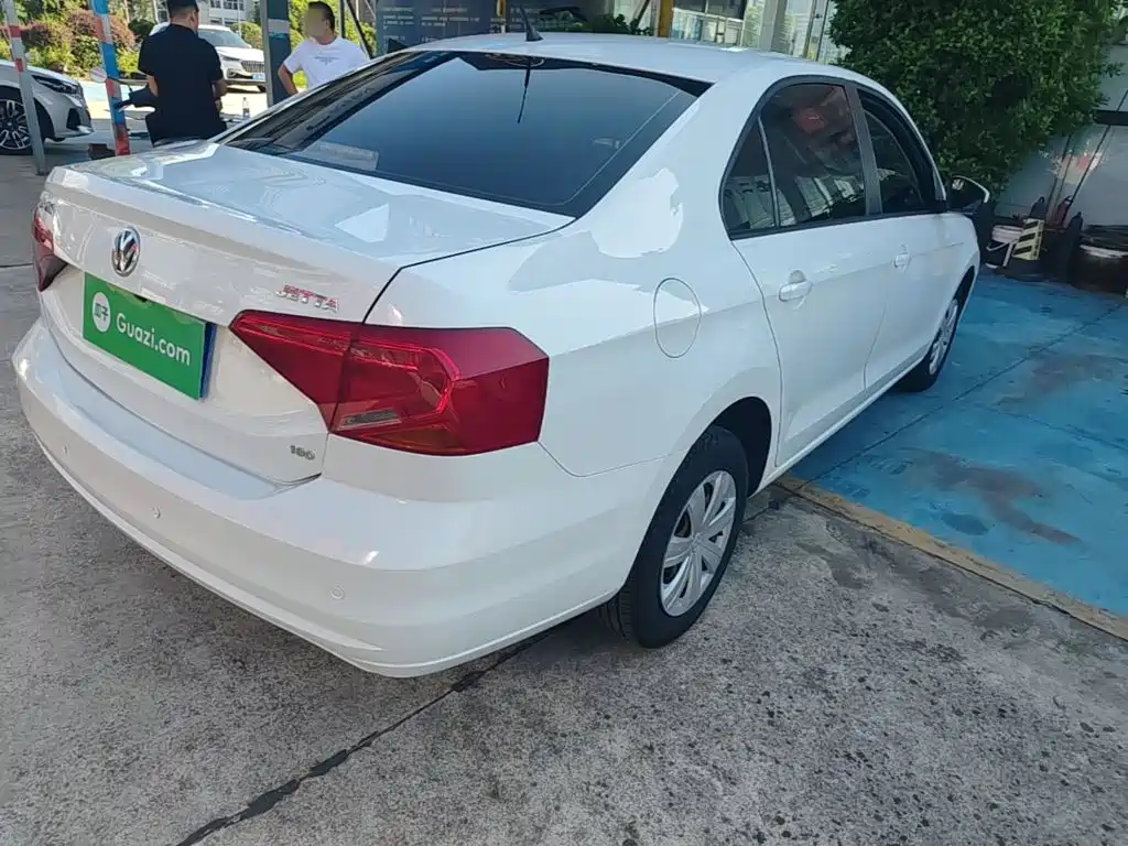 Volkswagen Jetta — миниатюра 7