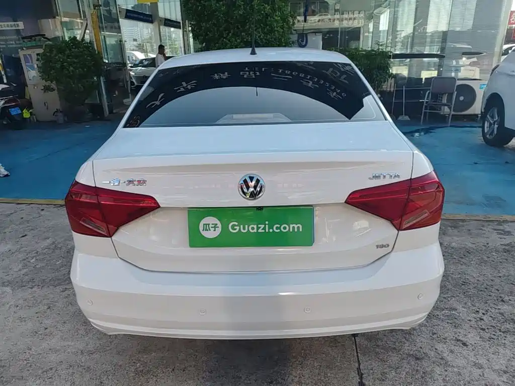 Volkswagen Jetta — миниатюра 6