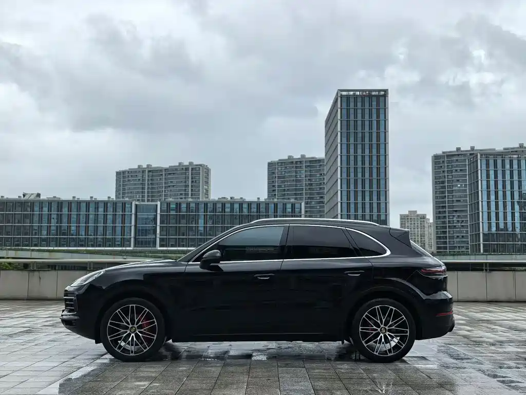 Porsche Cayenne — миниатюра 3
