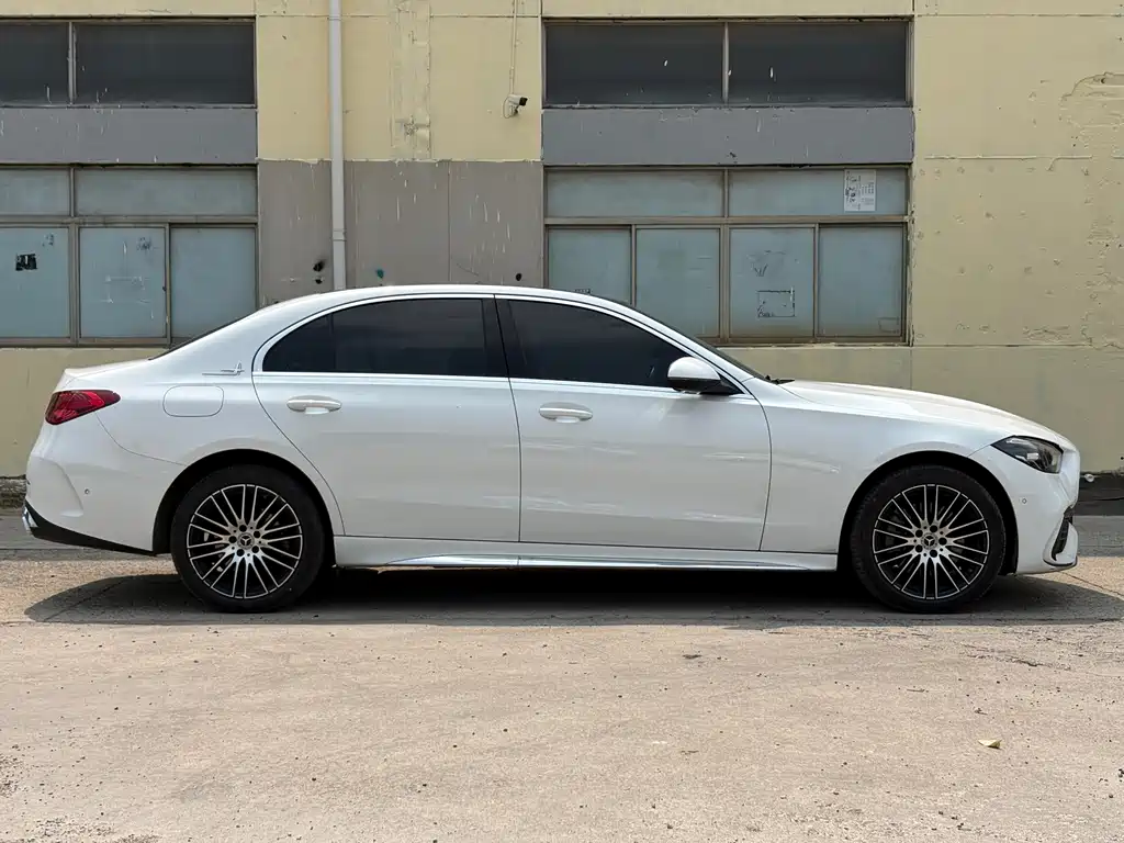 Mercedes-Benz C-Class — миниатюра 4