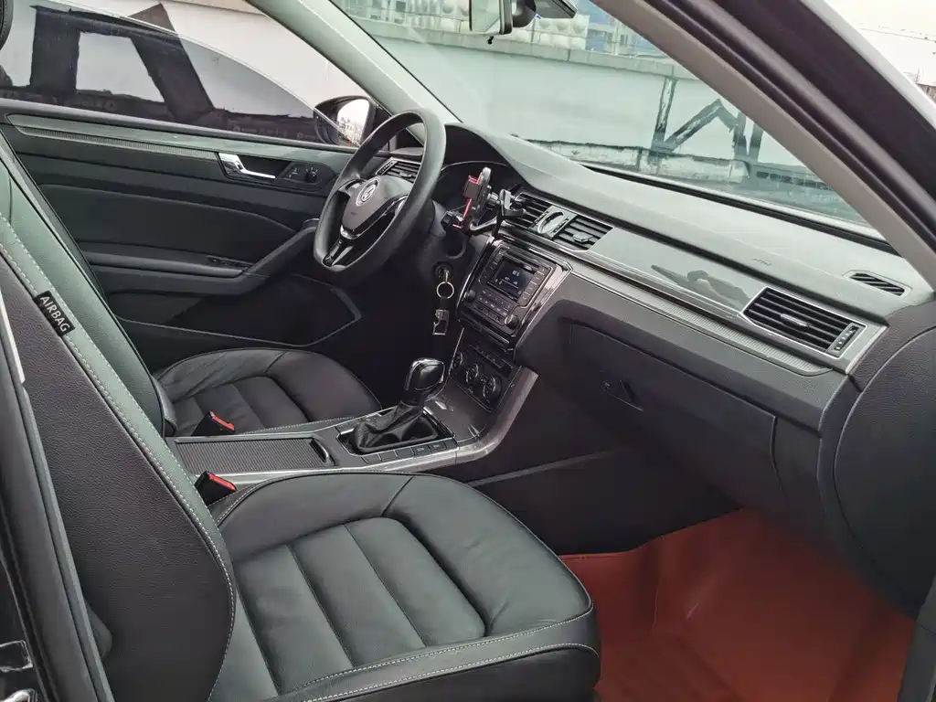Volkswagen Passat 330TSI DSG Honorable Edition, фото 9