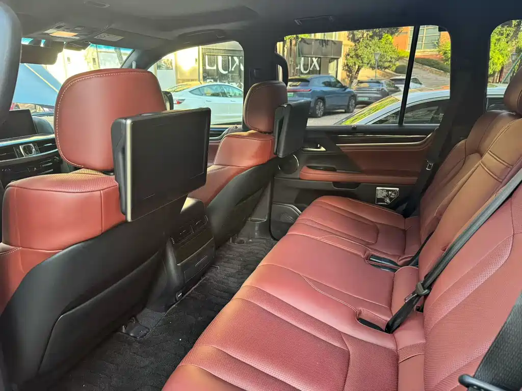 Lexus LX — миниатюра 4