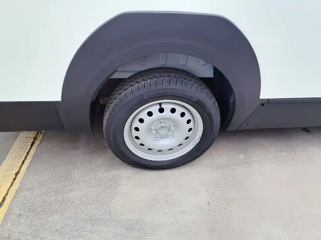 Geely Aoteng — миниатюра 23