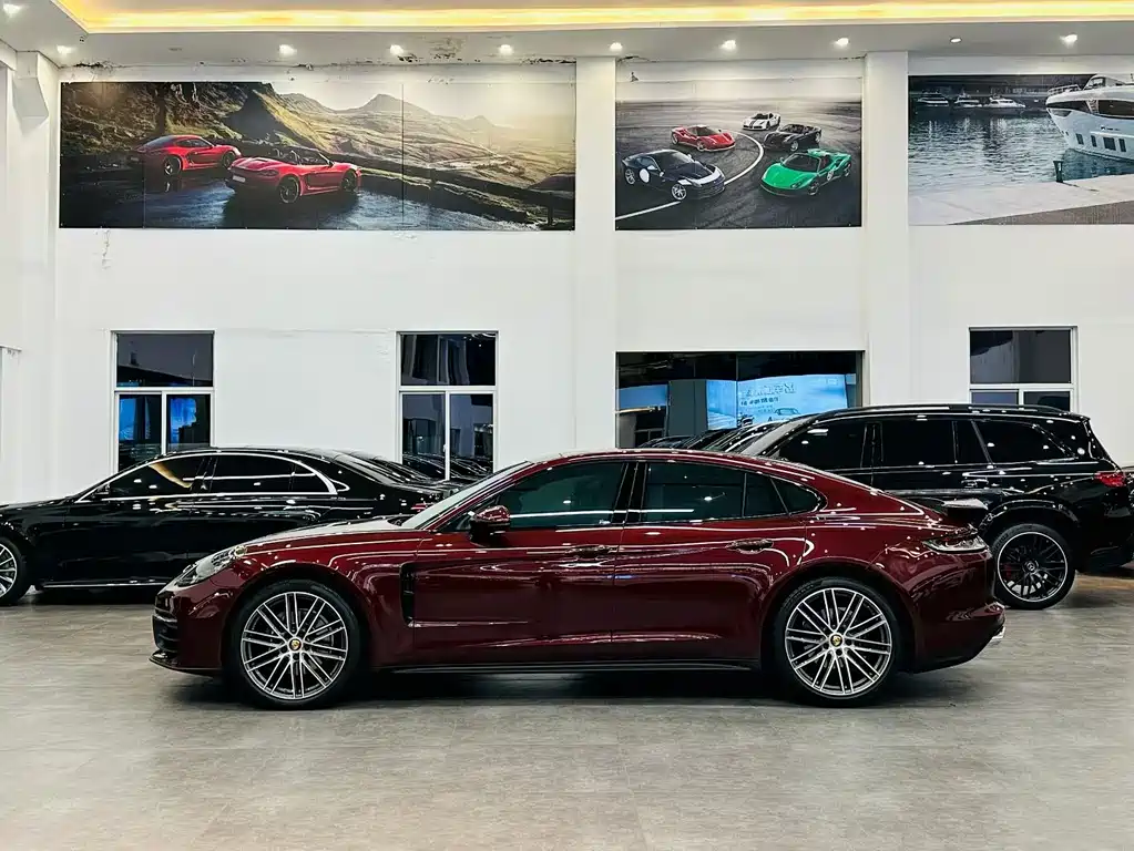 PORSCHE PANAMERA