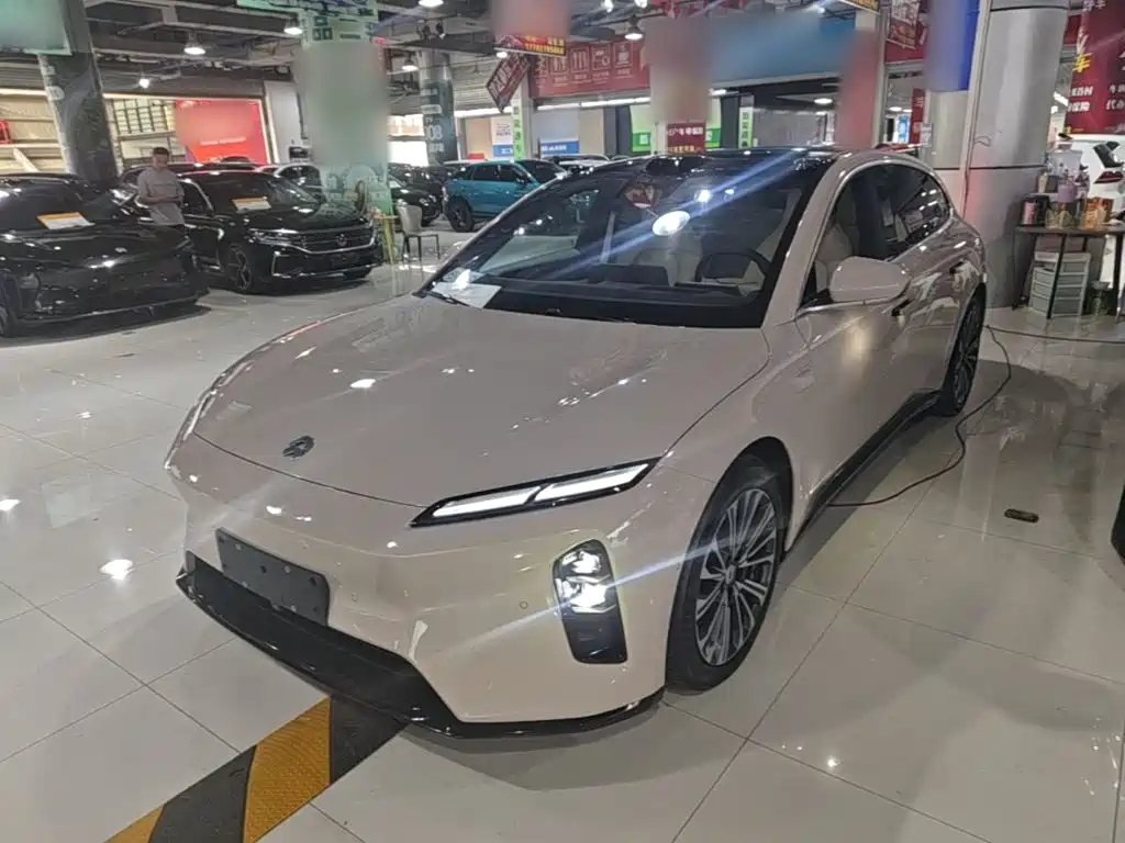 NIO ET5T — миниатюра 2