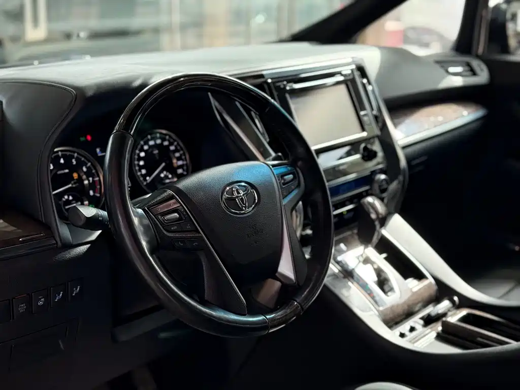 Toyota Alphard 2018 3.5L Luxury
