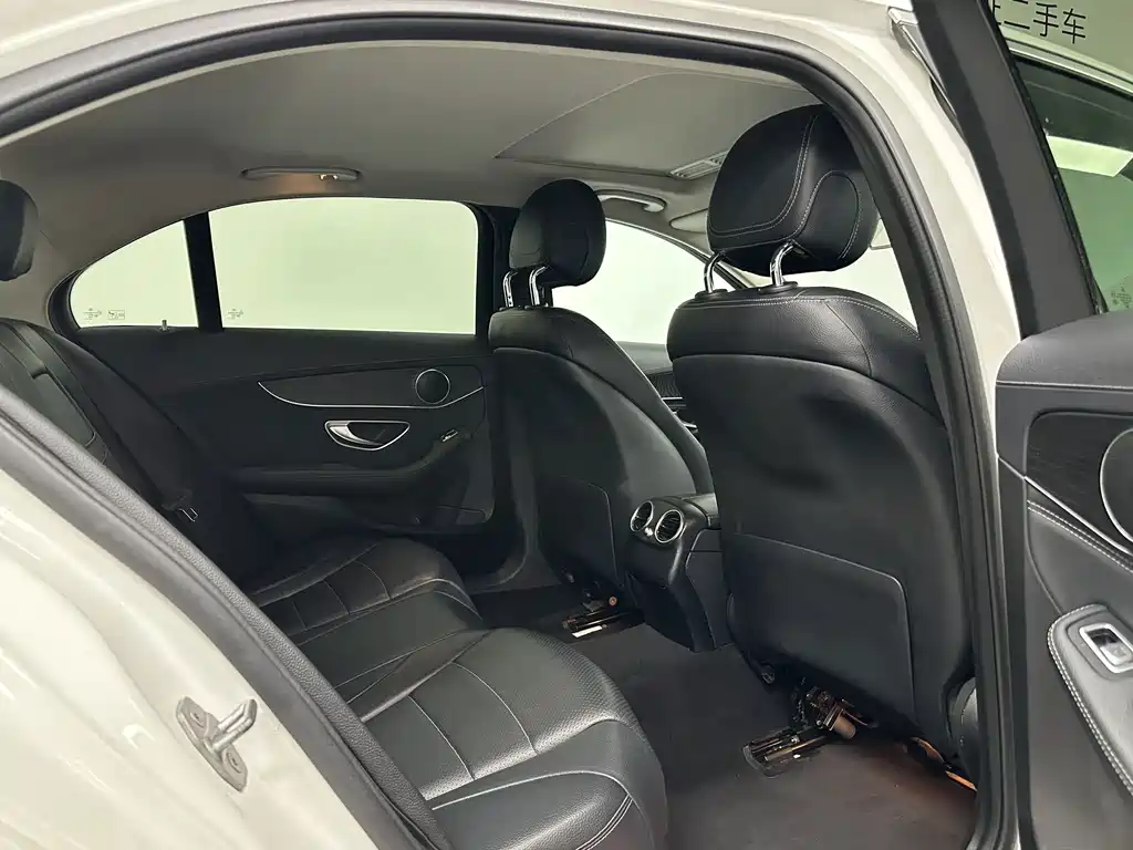 Mercedes-Benz C-Class — миниатюра 16
