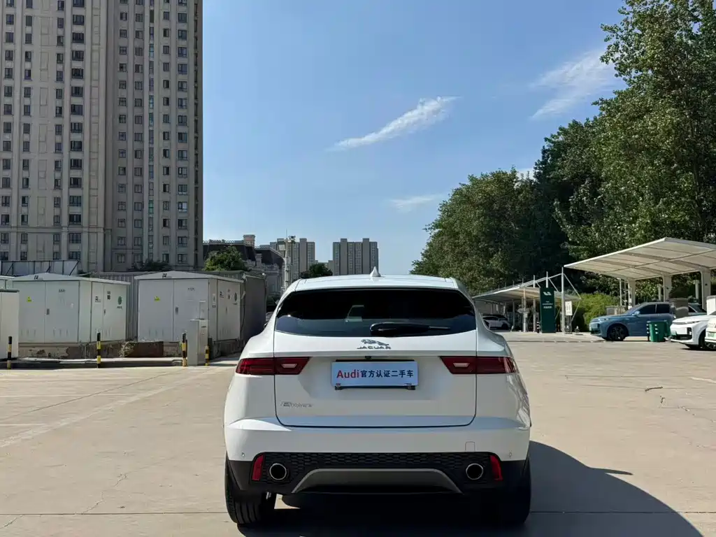 Jaguar E-PACE — миниатюра 5