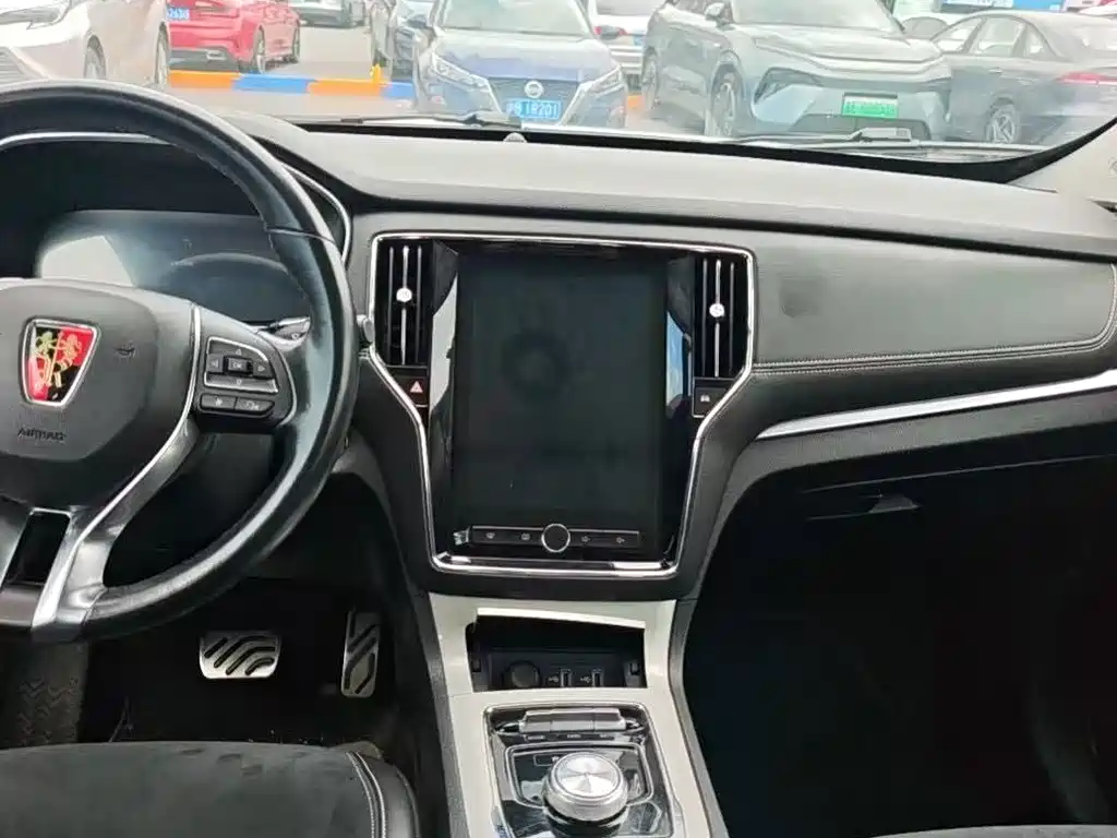 Roewe RX5 New Energy — миниатюра 6